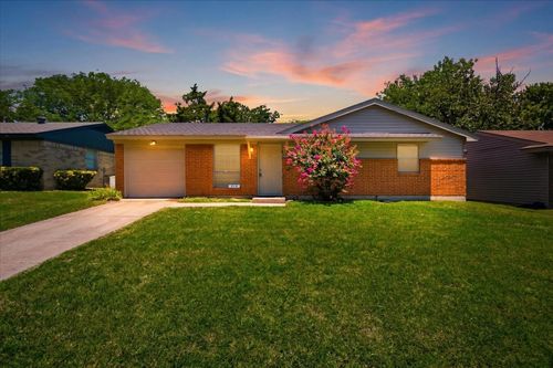 715 Thrush Ave, Duncanville, TX, 75116-2811 | Card Image