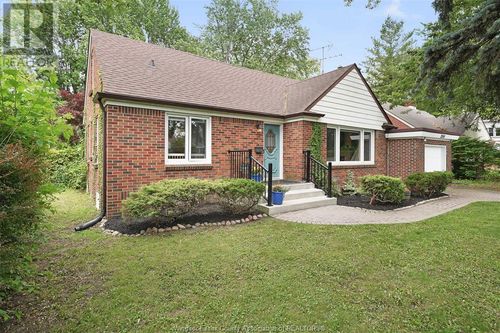 2898 Alexandra Ave, Windsor, ON, N9E2J7 | Card Image