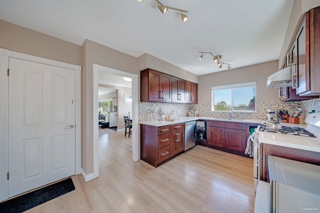 4599 Sunland Place, House other with 6 bedrooms, 3 bathrooms and 5 parking in Burnaby BC | Image 5
