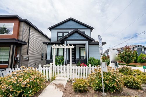 21010 72 Ave, Langley, BC, V2Y2R6 | Card Image