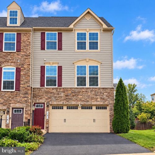 13672 Rockingham Ln, GAINESVILLE, VA, 20155-3642 | Card Image