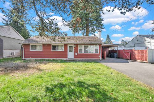 10125 Helen Dr, Surrey, BC, V3V3B4 | Card Image