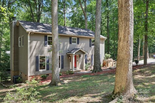 8 Hickory Ridge Ct, Lake Wylie, SC, 29710-8913 | Card Image
