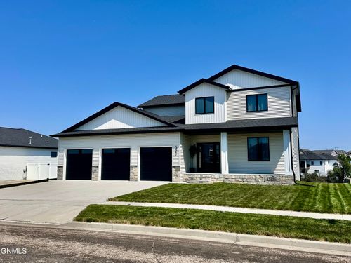 527 Flint Dr, Bismarck, ND, 58503-5707 | Card Image