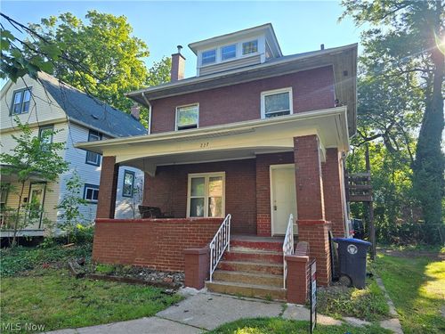 227 S Balch St, Akron, OH, 44302-1647 | Card Image