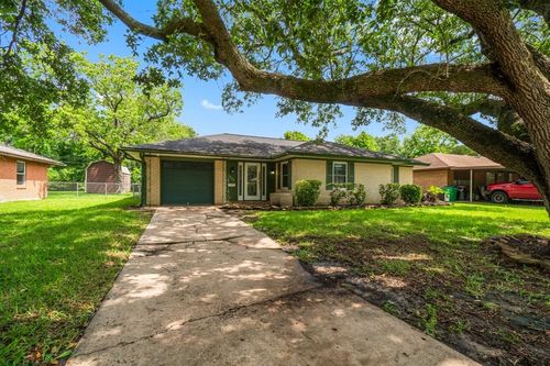 1702 Sheridan Dr, Baytown, TX, 77520-5424 | Card Image
