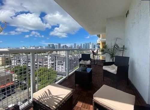 apt-904-900 Sw 8th St, Miami, FL, 33130-3753 | Card Image