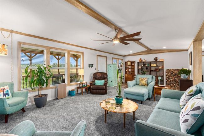1411 Vogelsang Rd, Home with 3 bedrooms, 2 bathrooms and 3 parking in Columbus TX | Image 5