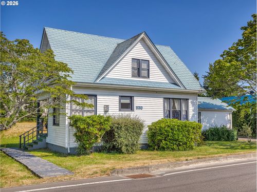 530 Se Marlin Ave, Warrenton, OR, 97146-9623 | Card Image