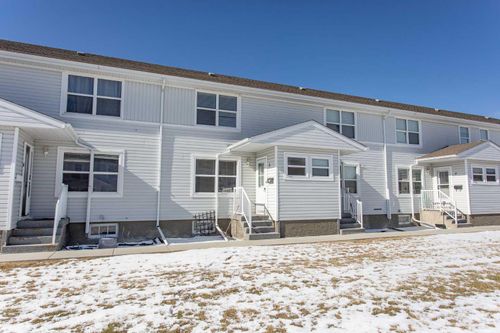 5 Poplar Cres, Springbrook, AB, T4S1V3 | Card Image