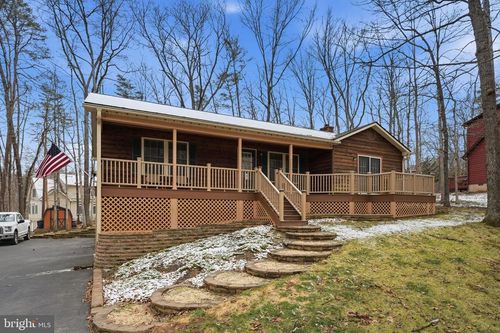 207 Laurel Dr, CROSS JUNCTION, VA, 22625-2552 | Card Image