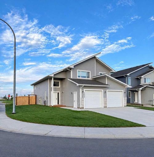 b-12937 102a St, Grande Prairie, AB, T8V6T1 | Card Image
