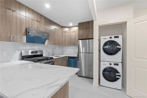 10c-124-28 Queens Blvd, Kew Gardens, NY, 11415 | Card Image