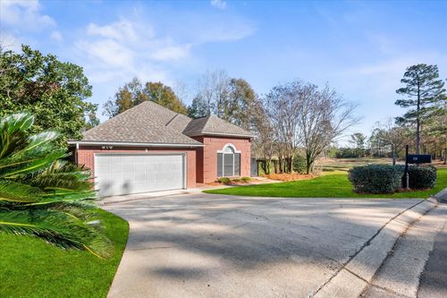 131 Shadow Lake Dr, Hattiesburg, MS, 39402-8640 | Card Image