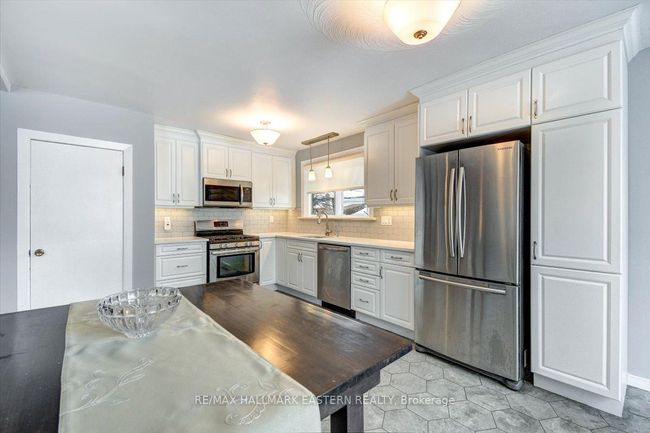 743 Barbara Cres, House other with 2 bedrooms, 2 bathrooms and 2 parking in Peterborough ON | Image 12
