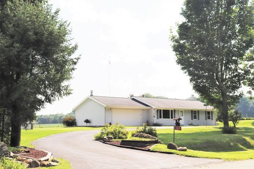 10829 W Brandherm Rd, Beloit, WI, 53511-8202 | Card Image