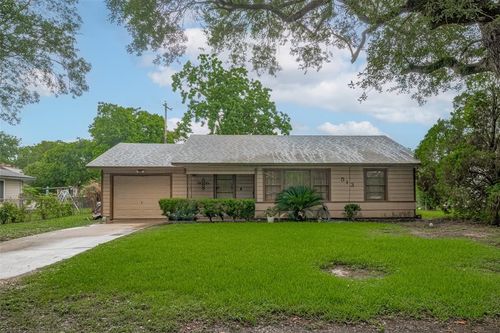 513 Frankie St, Wharton, TX, 77488-2903 | Card Image