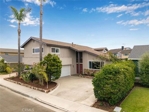 3670 Bluebell St, Seal Beach, CA, 90740-2817 | Card Image