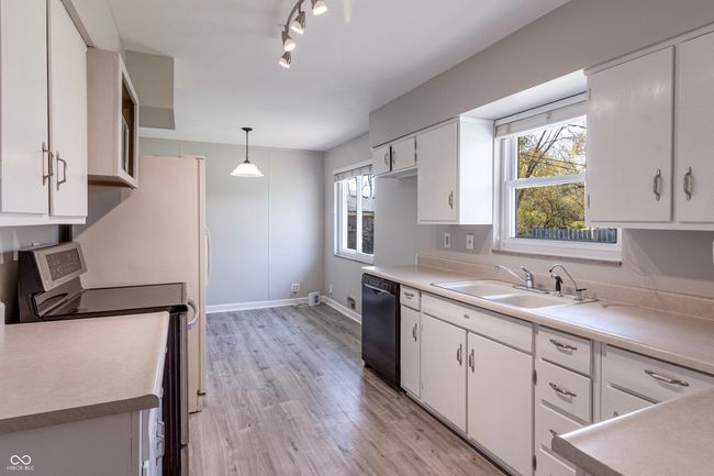 10586 School Pkwy, House other with 3 bedrooms, 2 bathrooms and null parking in Carmel IN | Image 9