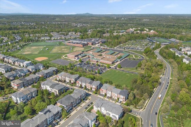 19070 Arroyo Ter, Townhouse with 4 bedrooms, 5 bathrooms and null parking in Lansdowne VA | Image 63