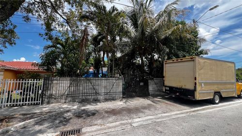 1531 Nw 59th St, Miami, FL, 33142 | Card Image