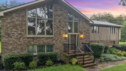 1302 Twin Springs Dr, Brentwood, TN, 37027-6742 | Card Image