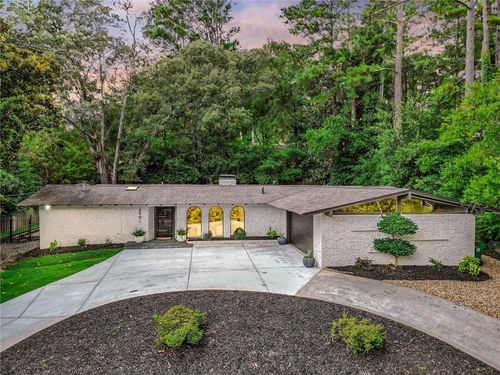 2042 Amberwood Way Ne, Atlanta, GA, 30345-3904 | Card Image