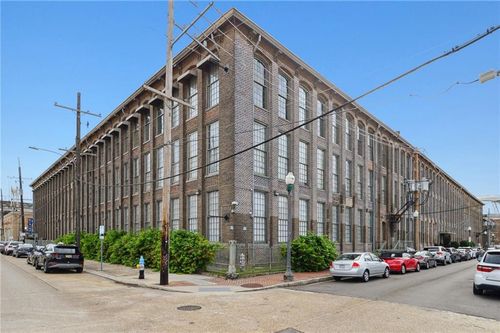 203-920 Poeyfarre St, New Orleans, LA, 70130-3889 | Card Image