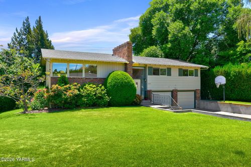 4906 Douglas Dr, Yakima, WA, 98908 | Card Image