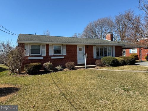 207 Pine Dr, FAYETTEVILLE, PA, 17222-1131 | Card Image