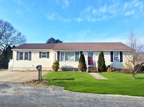 5 William St, Acushnet, MA, 02743-2831 | Card Image