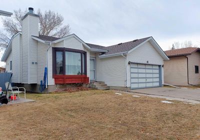 43 Appletree Cres Se, House detached with 5 bedrooms, 3 bathrooms and 2 parking in Calgary AB | Image 2