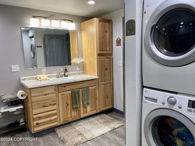 En suite bathroom position 2 | Image 17