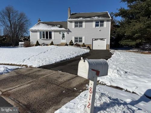 812 Lillian Ln, WARMINSTER, PA, 18974-2916 | Card Image