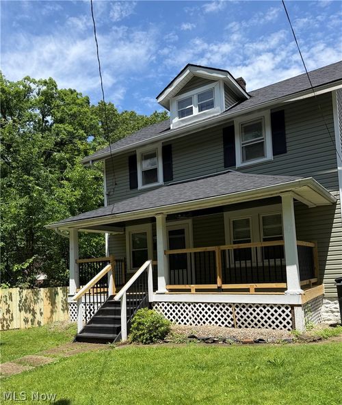 569 Barwell St, Akron, OH, 44303-1923 | Card Image