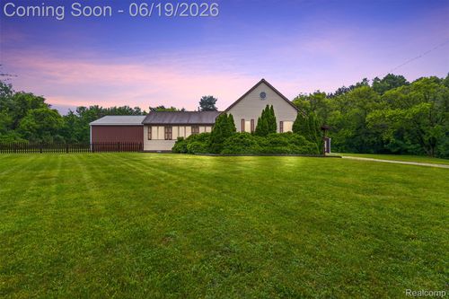6109 N State Rd, Davison, MI, 48423-9364 | Card Image