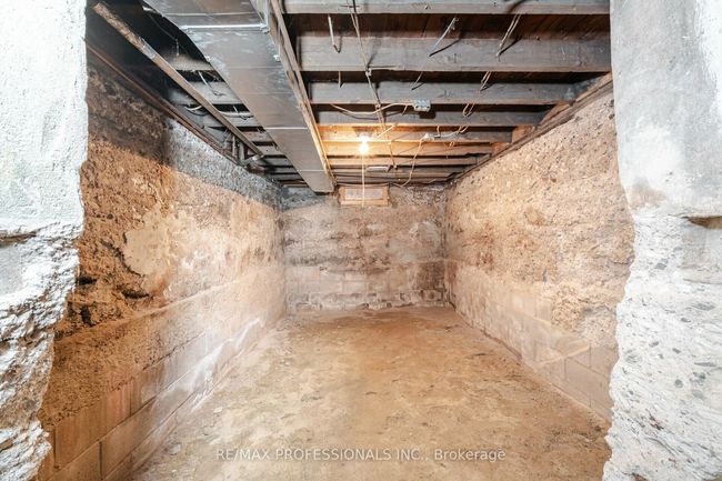 12 O'hara Ave, House attached with 3 bedrooms, 1 bathrooms and 1 parking in Toronto ON | Image 26