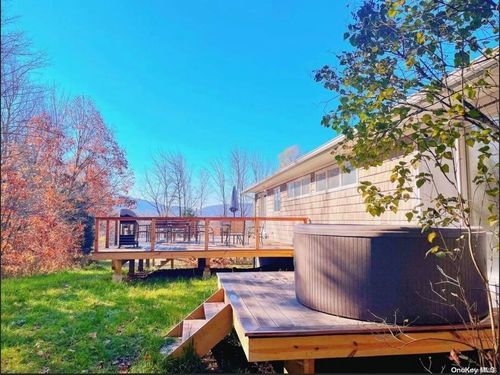 766 Goshen St, Jewett, NY, 12444-5106 | Card Image