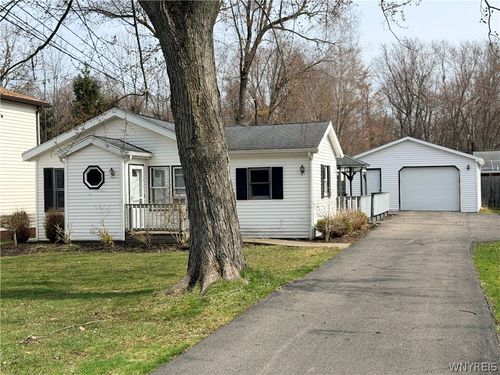 5893 Lakeview Ter, Lake View, NY, 14085-9786 | Card Image