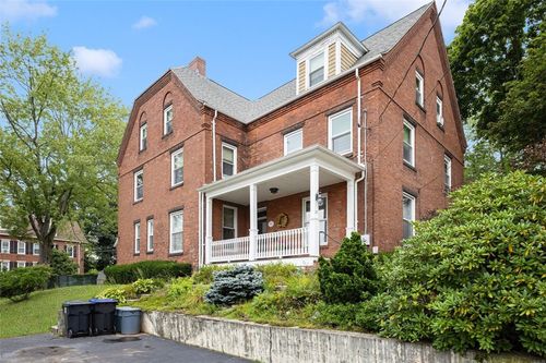 25 Blackstone St, Cumberland, RI, 02864-7027 | Card Image