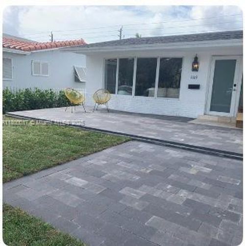 1103 Washington St, Hollywood, FL, 33019-1925 | Card Image