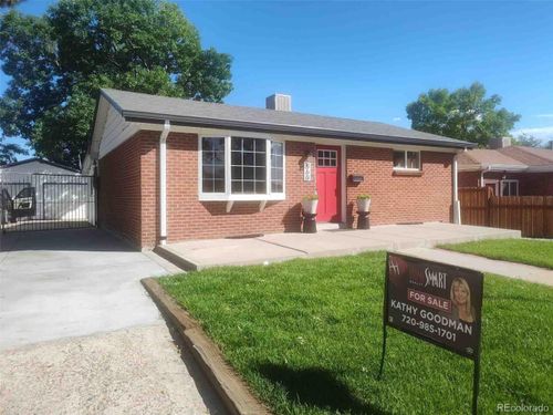860 Zenobia St, Denver, CO, 80204-2839 | Card Image