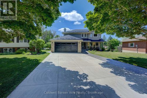 284 Forest Glen Dr, Mount Forest, ON, N0G2L2 | Card Image