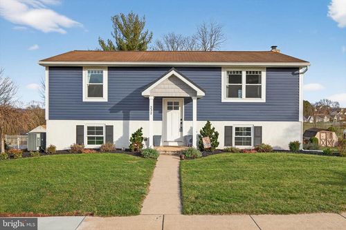 232 New St, Terre Hill, PA, 17581-9620 | Card Image