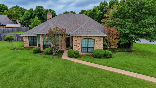 104 Lakeridge Ct, Weatherford, TX, 76087-7808 | Card Image