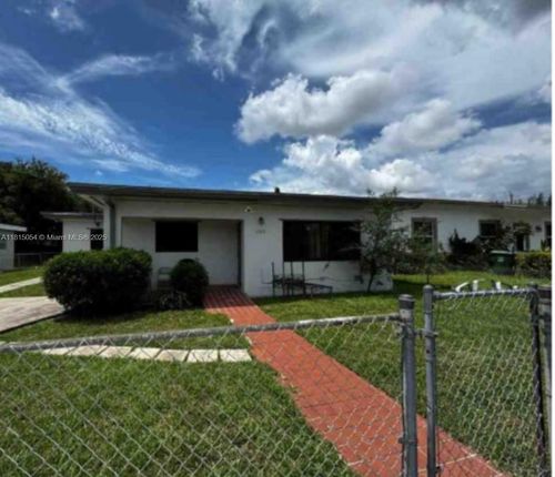 737 Nw 6th St, Hallandale Beach, FL, 33009-3207 | Card Image