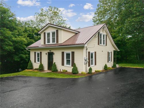 617 Pacek Rd, Greensburg, PA, 15601-6387 | Card Image