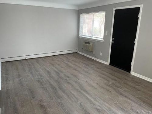 apt-15-629 W Maple Rd, Clawson, MI, 48017-1193 | Card Image