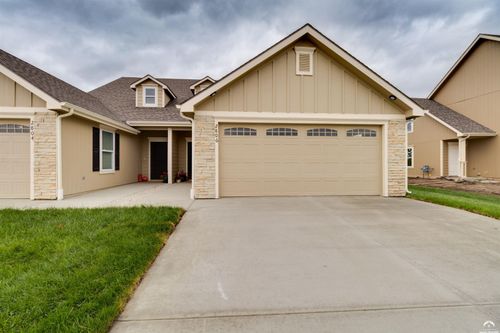 2806 Chasehire Dr, Lawrence, KS, 66046-4565 | Card Image