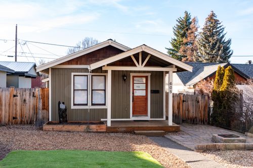 605 Nw Delaware Ave, Bend, OR, 97703-3225 | Card Image